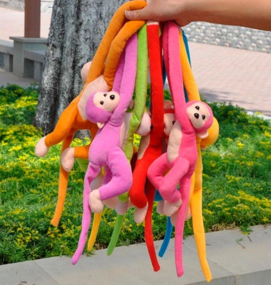 Peluş Elleri Yapışan Maymun