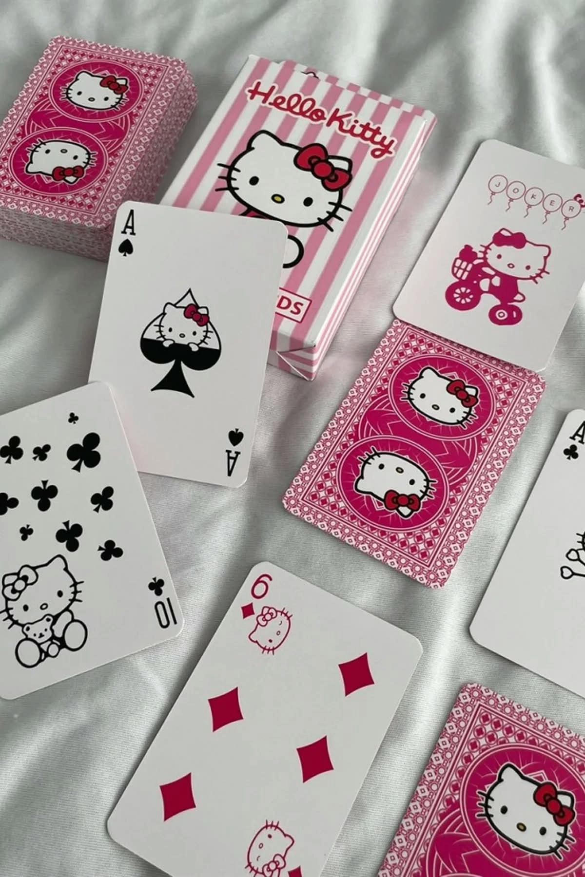 Hello Kitty İskambil Kartı